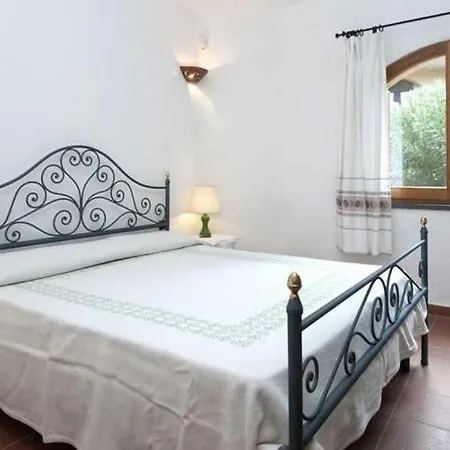 Feriehus Sleeps 6 Pool Air Con Wifi